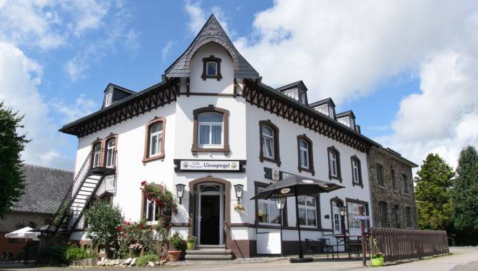 sourbrodt hotel ulenspiegel hotel 01 maroussia meeus